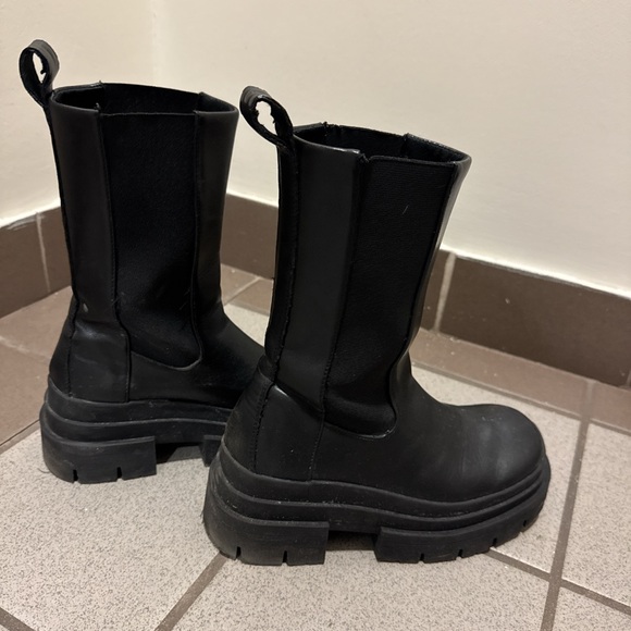 Zara black leather boots - Picture 3 of 7